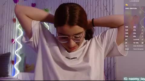 Snapshot of naomy_tay1 chatting on February 20, 4:42 am Naomy online show from February 20, 4:42 am