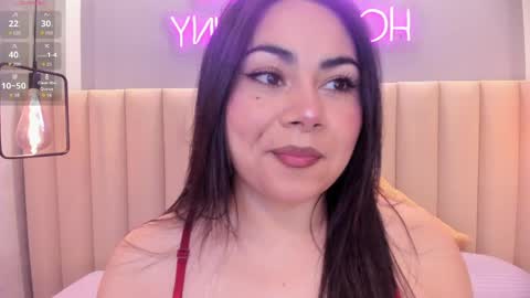 Snapshot of naomymonroe_ chatting on June 7, 11:47 am Naomy online show from June 7, 11:47 am