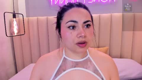 Snapshot of naomymonroe_ chatting on June 30, 10:49 am Naomy online show from June 30, 10:49 am