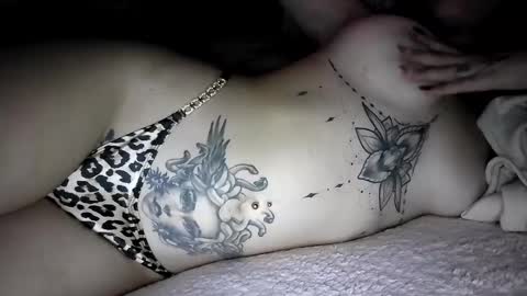 Snapshot of naomyt chatting on September 28, 11:32 pm ninati online show from September 28, 11:32 pm