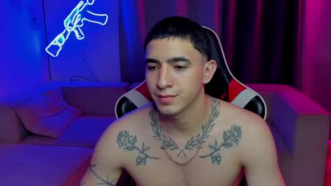 Snapshot of naranjo_seb chatting on May 6, 10:04 pm sebastian online show from May 6, 10:04 pm