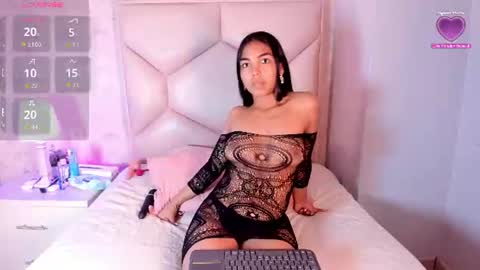 Snapshot of nasly_moore chatting on June 23, 3:37 am Nasly online show from June 23, 3:37 am