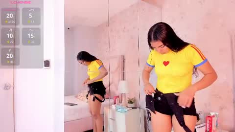 Snapshot of nasly_moore chatting on June 24, 3:27 am Nasly online show from June 24, 3:27 am