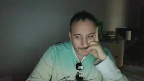 Snapshot of nassobout chatting on December 19, 9:28 pm nassobout online show from December 19, 9:28 pm