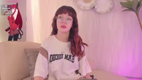 Snapshot of nastya_fantasy chatting on September 24, 8:01 pm Nastya online show from September 24, 8:01 pm