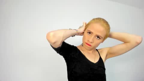 natacha_ferrer1 online show from November 19, 12:05 pm