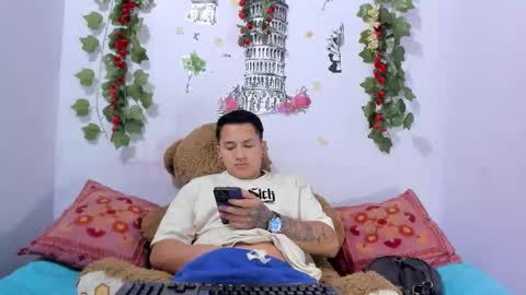 nataliaandjulliam online show from September 16, 7:42 am