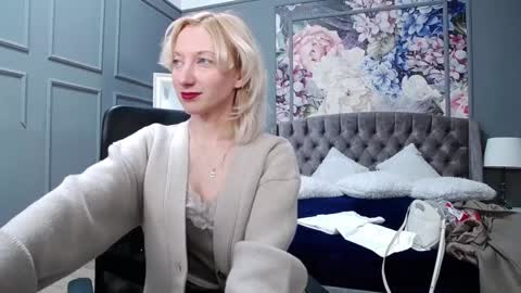 Natalie online show from December 25, 7:14 am