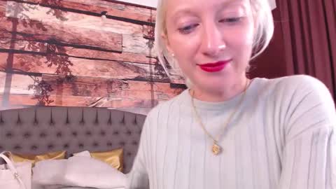 Natalie online show from October 1, 9:37 am