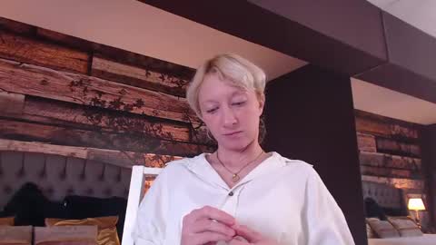 Natalie online show from May 11, 2:45 pm