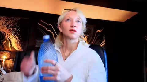 Natalie online show from May 25, 5:02 am