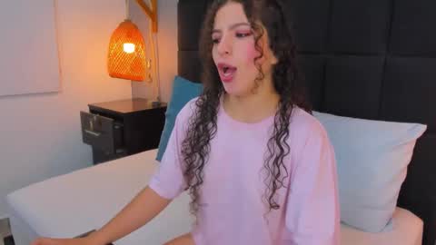 N A T A L I E online show from March 18, 11:57 am