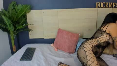 Snapshot of natalie_garciia chatting on February 26, 7:24 pm online show from February 26, 7:24 pm