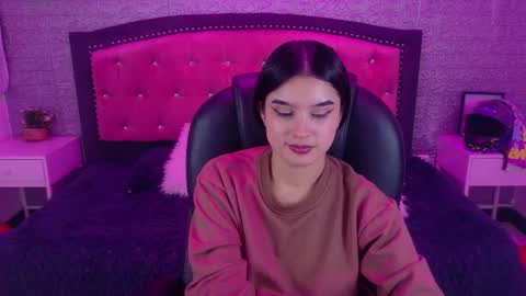 natalie  online show from February 28, 9:21 am