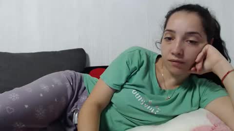 Snapshot of natalie_mia chatting on October 25, 2:08 am Miia online show from October 25, 2:08 am