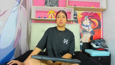 Snapshot of natalieevansx chatting on January 6, 1:30 pm natalieevansx online show from January 6, 1:30 pm