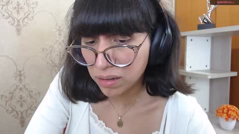 Snapshot of nataly_cloud chatting on December 10, 3:44 pm N A T A L Y online show from December 10, 3:44 pm