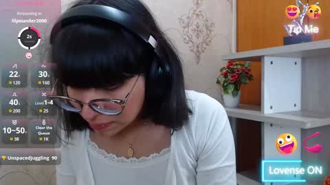 Snapshot of nataly_cloud chatting on December 18, 4:06 pm N A T A L Y online show from December 18, 4:06 pm