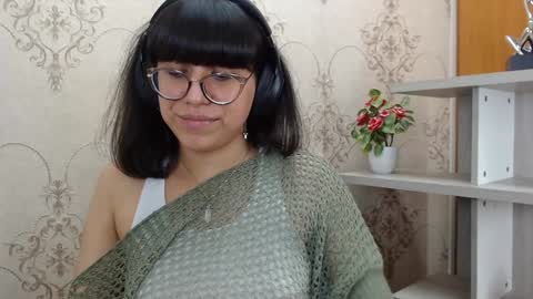 Snapshot of nataly_cloud chatting on January 15, 4:11 pm N A T A L Y online show from January 15, 4:11 pm