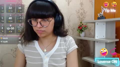 Snapshot of nataly_cloud chatting on January 22, 3:51 pm N A T A L Y online show from January 22, 3:51 pm