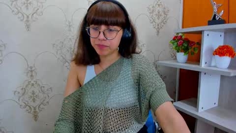 Snapshot of nataly_cloud chatting on March 3, 12:27 pm N A T A L Y online show from March 3, 12:27 pm