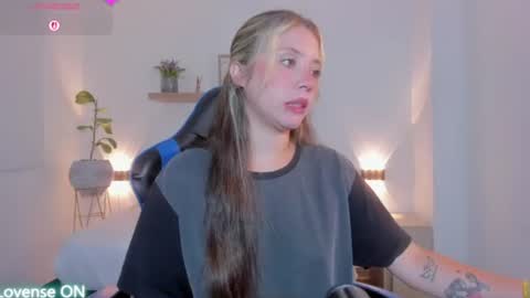 Snapshot of nataly_rodri chatting on July 5, 1:56 am Nataly online show from July 5, 1:56 am