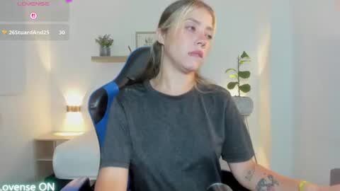 Snapshot of nataly_rodri chatting on July 14, 2:05 am Nataly online show from July 14, 2:05 am