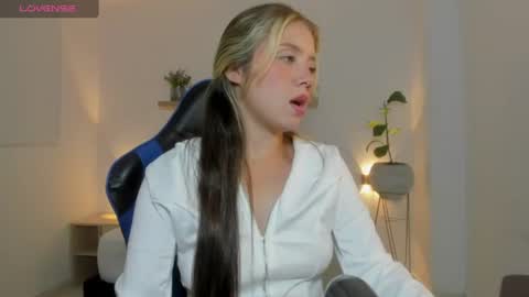 Snapshot of nataly_rodri chatting on July 28, 7:39 pm Nataly online show from July 28, 7:39 pm