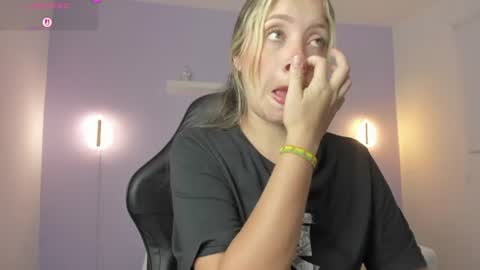 Snapshot of nataly_rodri chatting on July 30, 7:57 pm Nataly online show from July 30, 7:57 pm