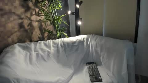 Naty online show from November 10, 6:29 pm