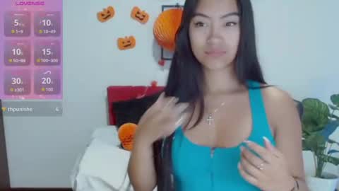 Nataly Escobar online show from October 17, 1:03 pm