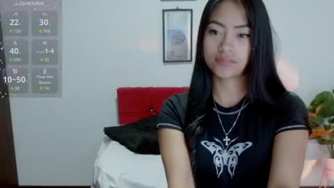 Nataly Escobar online show from November 28, 1:25 pm