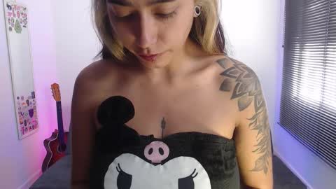   online show from November 29, 3:26 pm