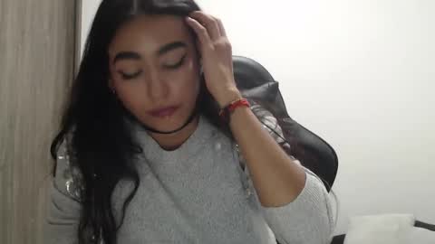 Snapshot of natalygreww chatting on June 8, 1:28 am online show from June 8, 1:28 am