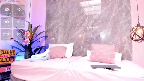 Snapshot of natalyrivers chatting on April 13, 7:52 pm Megan online show from April 13, 7:52 pm