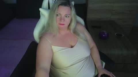 Snapshot of natascha1202 chatting on December 24, 12:44 am Natalli online show from December 24, 12:44 am