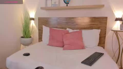 N A T A S H A online show from March 8, 6:10 am