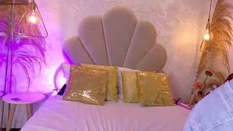 Snapshot of natasha_collen chatting on September 12, 5:57 pm Natasha Collen online show from September 12, 5:57 pm