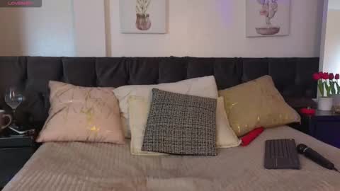 Snapshot of natasha_kinski chatting on September 17, 7:48 pm Natasha Kinski online show from September 17, 7:48 pm