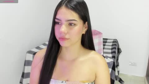 Snapshot of natasha_su chatting on February 8, 12:28 am Natalia online show from February 8, 12:28 am