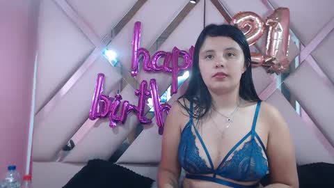 Snapshot of nathaly_sweet23 chatting on January 17, 9:17 am Nathaly sweet online show from January 17, 9:17 am