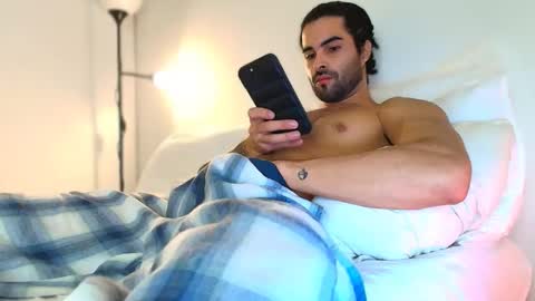 Snapshot of nathan_gael chatting on January 11, 10:15 pm Nathaniel online show from January 11, 10:15 pm