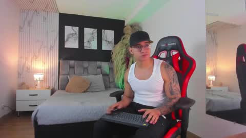 Snapshot of nathan_gross chatting on February 5, 2:40 am nathan_gross online show from February 5, 2:40 am