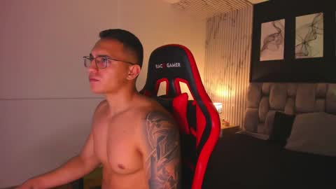 Snapshot of nathan_gross chatting on February 18, 4:58 am nathan_gross online show from February 18, 4:58 am