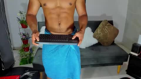 Snapshot of nathan_sexy247 chatting on September 22, 10:17 am Nathan online show from September 22, 10:17 am