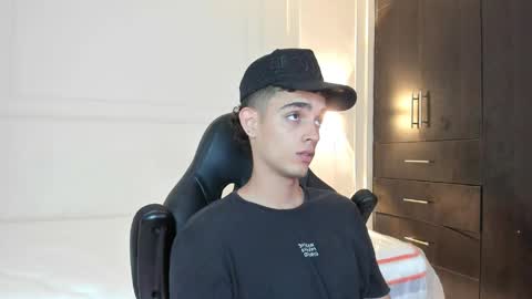 nathan_shimmer online show from April 16, 8:31 pm