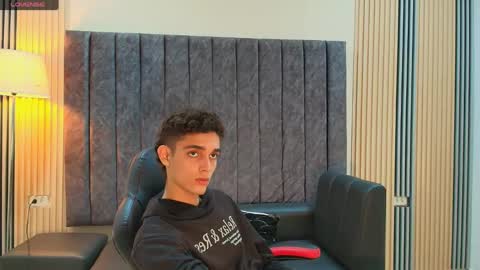 nathan_shimmer online show from May 11, 6:08 am