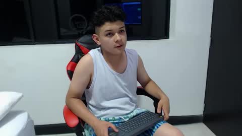 Snapshot of nathanbrookss chatting on December 16, 7:19 pm NathanBrooks online show from December 16, 7:19 pm