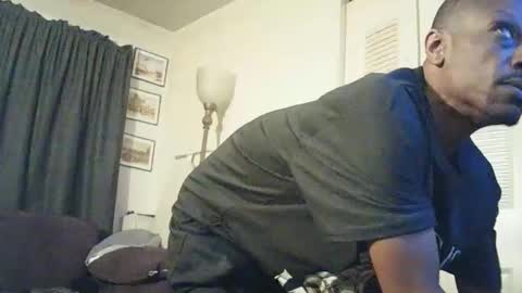 nathanbutler0 online show from April 5, 3:58 am