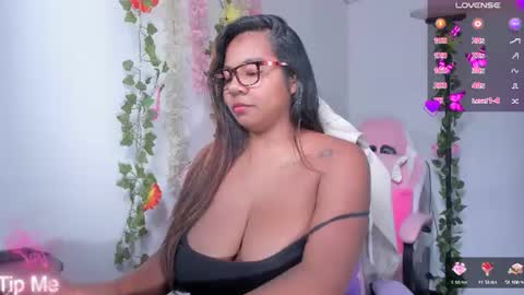 Snapshot of nathasha_jhonsom_ chatting on July 11, 3:37 pm Naty online show from July 11, 3:37 pm